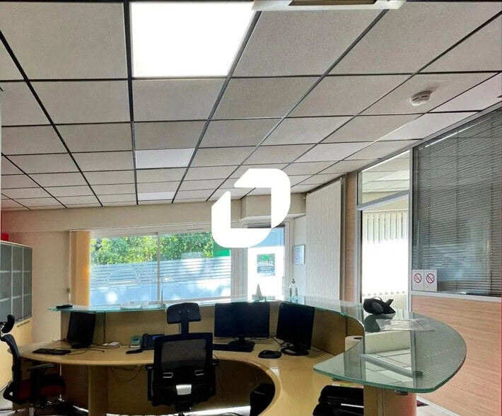 Bureau dans Grenoble à vendre - Photo de l’immeuble – Image 1 sur 7