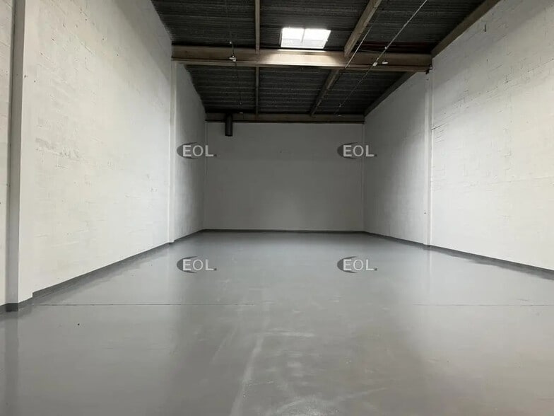 Local d’activités dans Gennevilliers à louer - Photo de l’immeuble – Image 2 sur 9