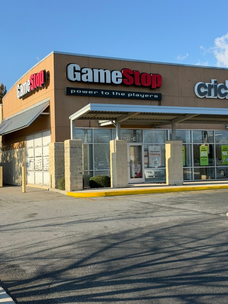 3227 Old Forest Rd, Lynchburg, VA à louer Photo principale– Image 1 sur 3