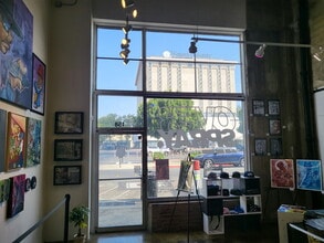 300-330 S Thomas St, Pomona, CA à louer Photo intérieure– Image 1 sur 7