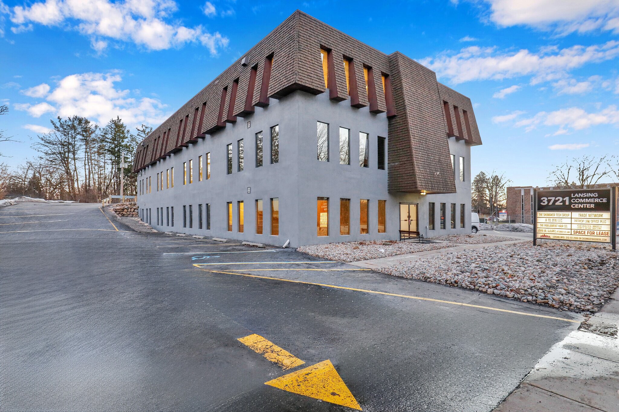 3721 W Michigan Ave, Lansing, MI à louer Photo principale– Image 1 sur 7
