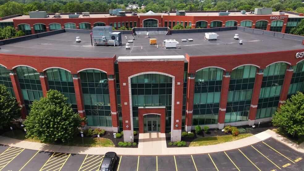 6400 Sheridan Dr, Buffalo, NY à louer - Vidéo sur l’annonce professionnelle – Image 2 sur 37