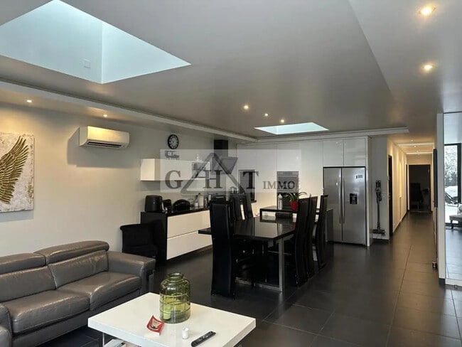 Plus de détails pour Bureau à vendre