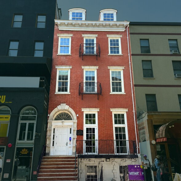 4 St Marks Pl, New York, NY à vendre - Photo de l’immeuble – Image 1 sur 6