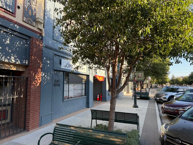 319-323 Main St, Salinas, CA à louer - Photo de l’immeuble – Image 3 sur 7