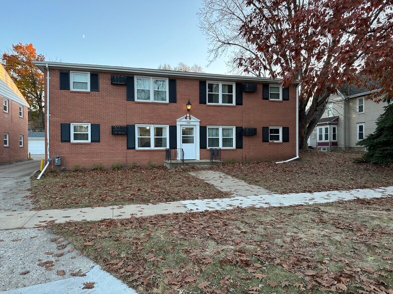 218 E 4th St, Spencer, IA à vendre - Photo de l’immeuble – Image 3 sur 6