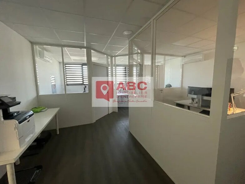 Bureau dans Vendargues à louer - Photo intérieure – Image 2 sur 4