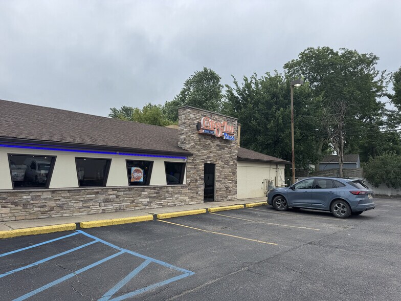 2407 Washtenaw Ave, Ypsilanti, MI à vendre - Photo de l’immeuble – Image 3 sur 5