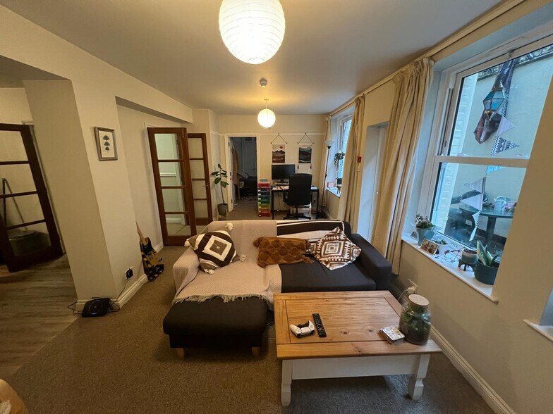 38 Queens Rd, Brighton à vendre - Photo de l’immeuble – Image 3 sur 6