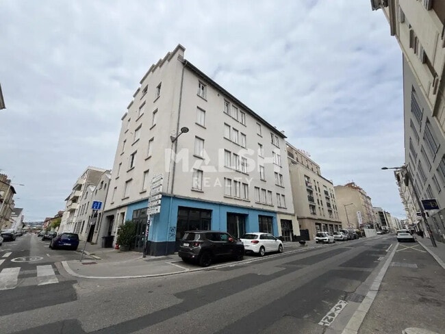 Plus de détails pour Local commercial à vendre