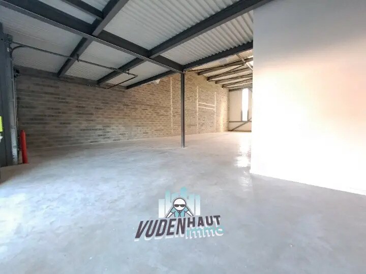 Local d’activités dans Fenouillet à louer - Photo de l’immeuble – Image 3 sur 9