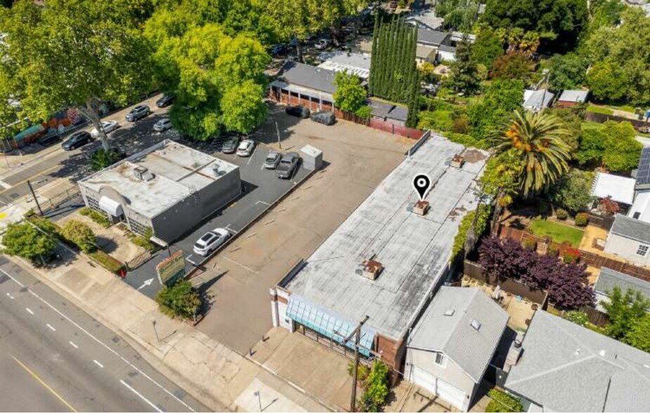 3168 Riverside Blvd, Sacramento, CA à vendre - Photo de l’immeuble – Image 3 sur 3