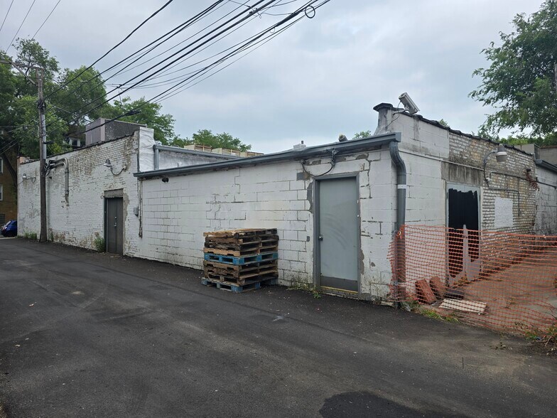 2405 W Ardmore Ave, Chicago, IL à vendre - Photo de l’immeuble – Image 3 sur 22