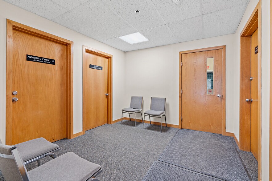 323 Boston Post Rd, Sudbury, MA à louer - Hall d’entrée – Image 3 sur 16