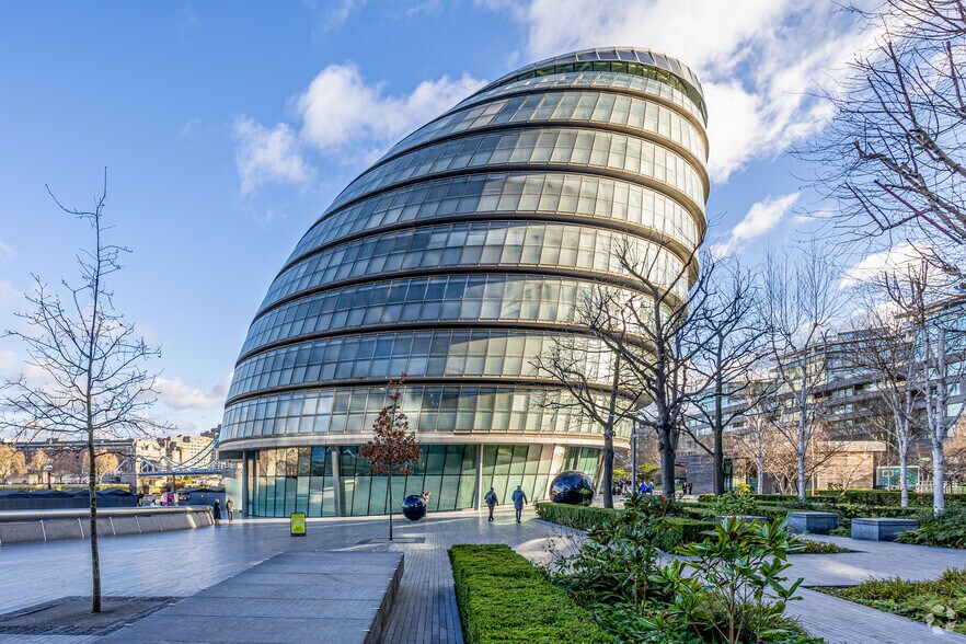 110 The Queens Walk, Londres à louer - Photo principale – Image 1 sur 6