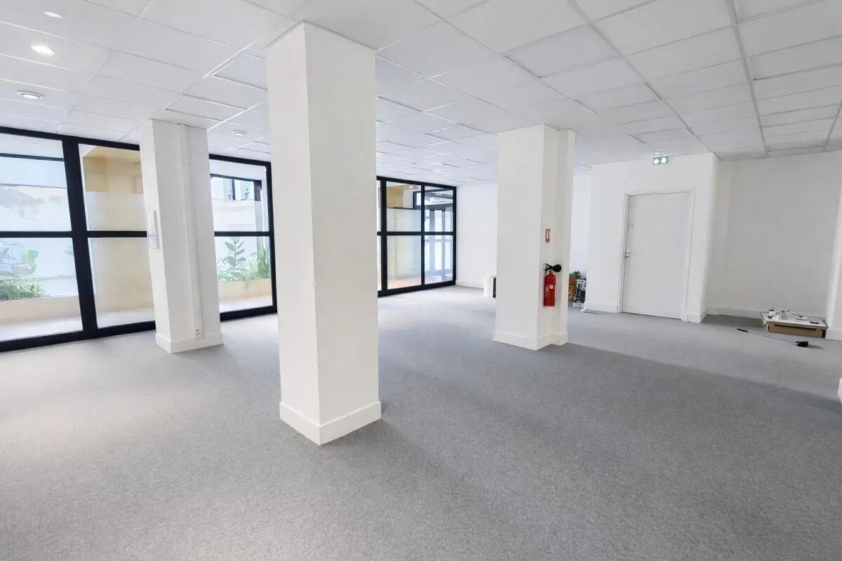 Bureau dans Paris à louer Photo de l’immeuble– Image 1 sur 10