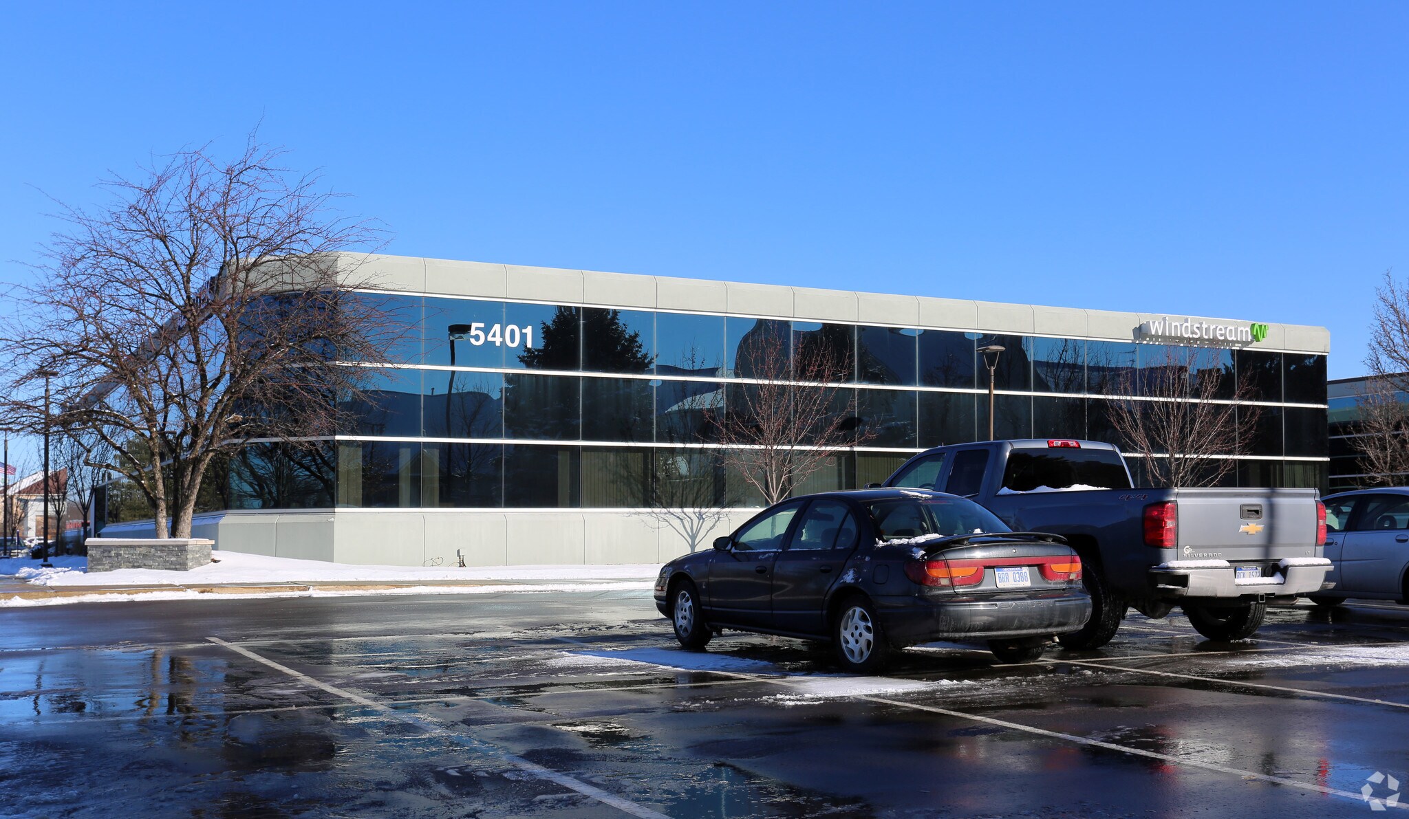 5401 Gateway Ctr, Flint, MI à louer Photo principale– Image 1 sur 7