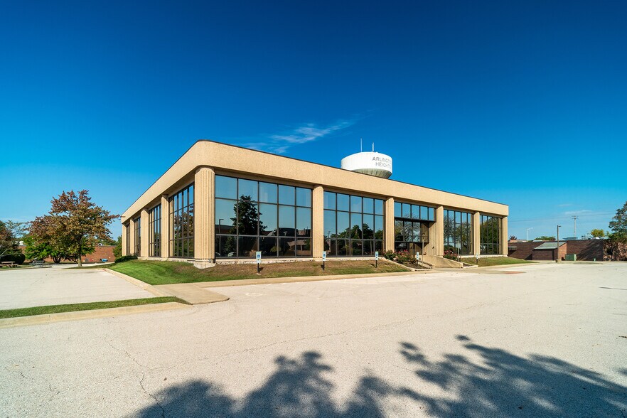 48 W Seegers Rd, Arlington Heights, IL à louer - Photo de l’immeuble – Image 2 sur 5