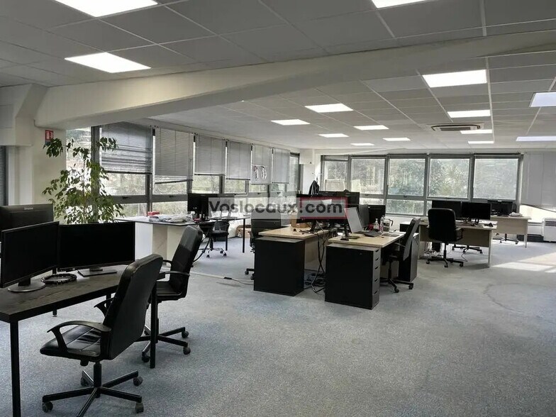 Bureau dans Vallauris à louer - Photo de l’immeuble – Image 3 sur 4