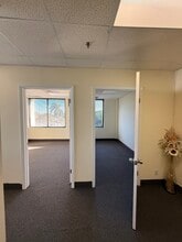 915 Middle River Dr, Fort Lauderdale, FL à louer Photo intérieure– Image 2 sur 2