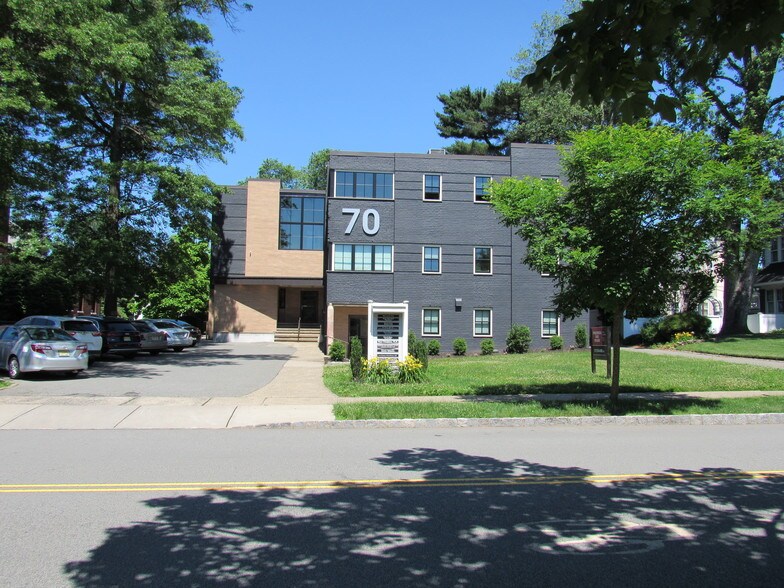 70 Park St, Montclair, NJ à louer - Photo de l’immeuble – Image 3 sur 12