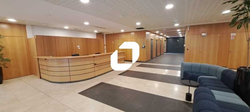 Bureau dans Montreuil à louer Hall d’entrée– Image 1 sur 10