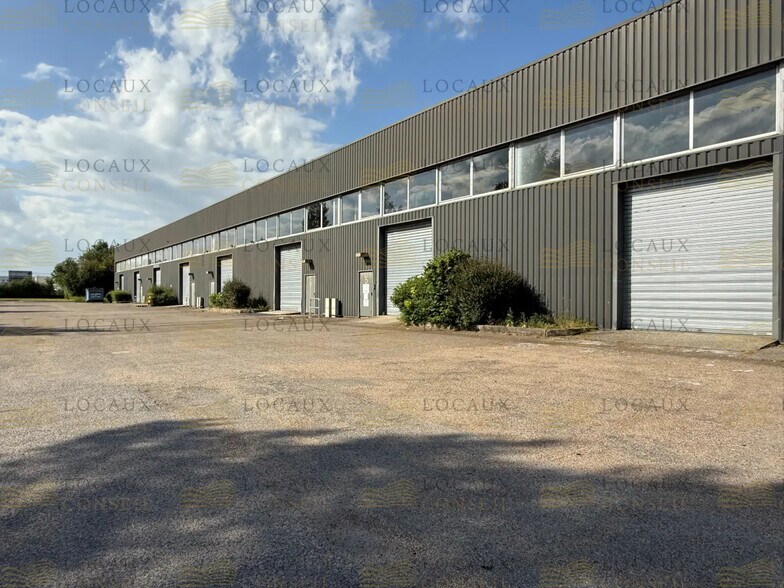34 Rue Des Osiers, Coignières à louer - Photo de l’immeuble – Image 1 sur 8