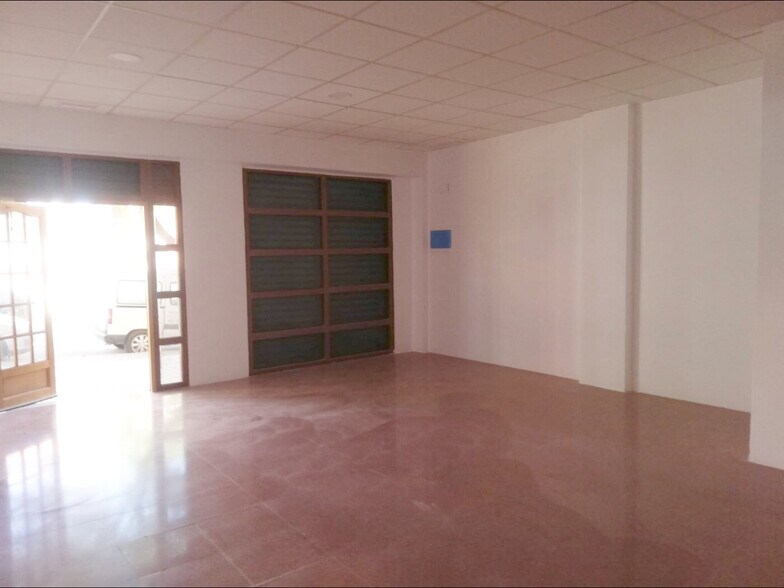 Local commercial dans Aspe à vendre - Photo intérieure – Image 2 sur 8