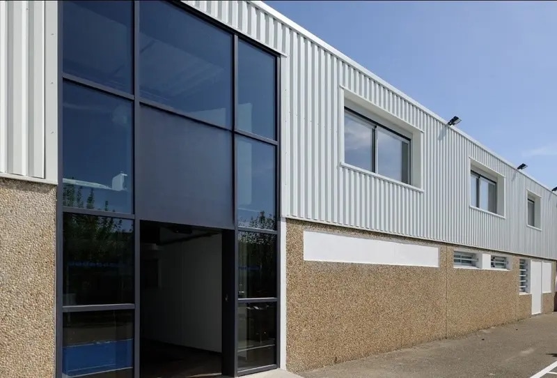 Local d'activités dans Miribel à vendre - Photo de l’immeuble – Image 1 sur 2