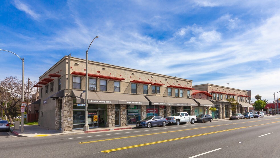 2301-2327 E 7th St, Long Beach, CA à louer - Photo de l’immeuble – Image 3 sur 12