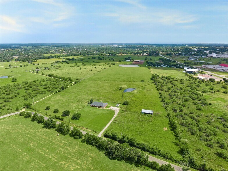 1240 Schumann Rd, Bellville, TX à vendre - Photo de l’immeuble – Image 2 sur 35