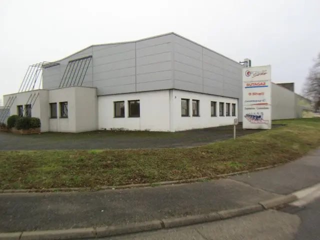 Industriel/Logistique dans Bourg-en-Bresse à vendre - Photo de l’immeuble – Image 2 sur 10
