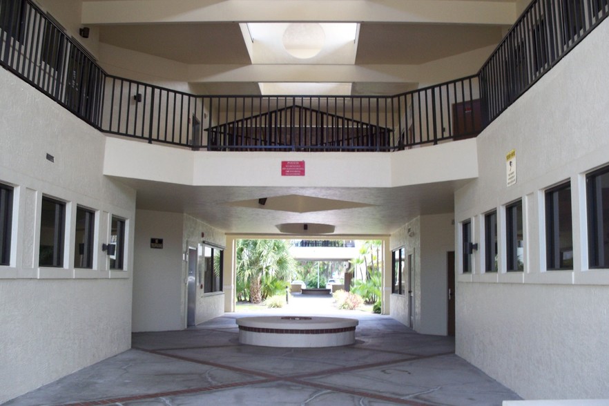 900 Pine St Unit 216-217, Englewood, FL à vendre - Photo de l’immeuble – Image 3 sur 9