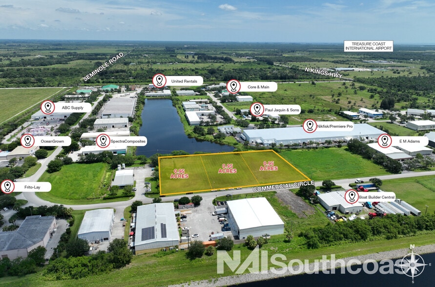 Commercial Cir, Fort Pierce, FL à vendre - Photo de l’immeuble – Image 3 sur 6