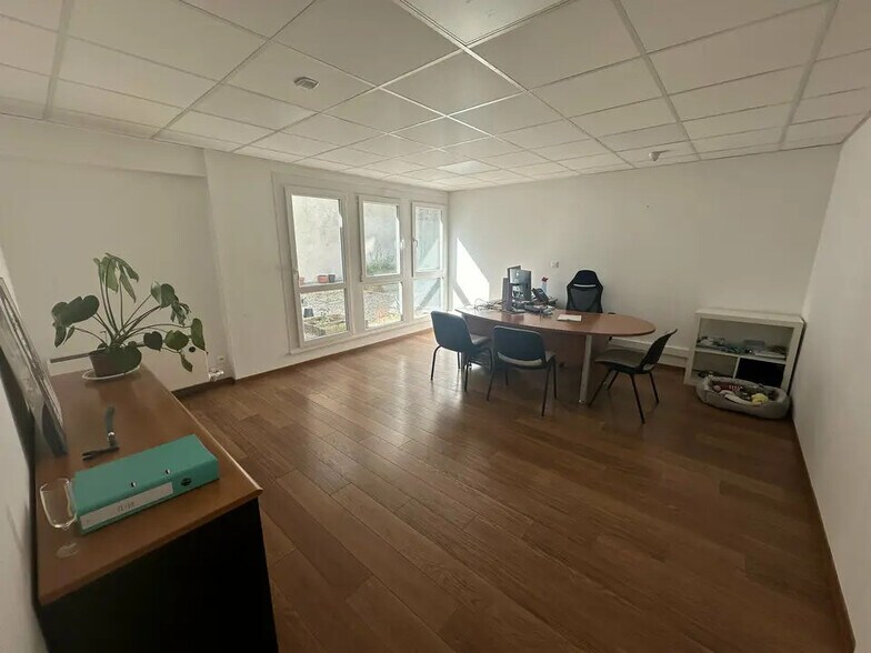 Bureau dans Reims à louer - Photo de l’immeuble – Image 2 sur 5