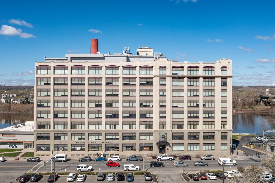 433 River St, Troy, NY à louer - Photo de l’immeuble – Image 2 sur 4