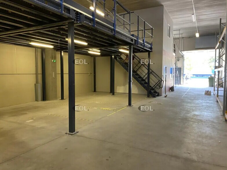 Local d’activités dans Brignais à louer - Photo de l’immeuble – Image 2 sur 12