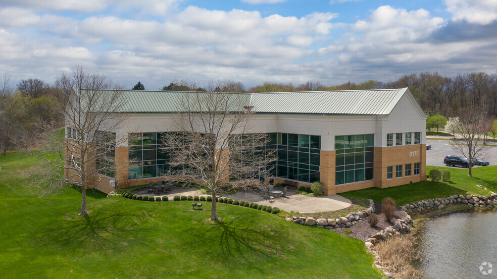 8175 Creekside Dr, Portage, MI à louer - Photo de l’immeuble – Image 1 sur 6