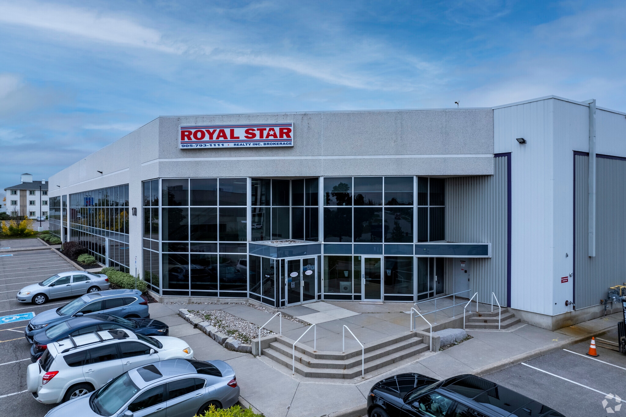 170 Steelwell Rd, Brampton, ON à louer Photo principale– Image 1 sur 8