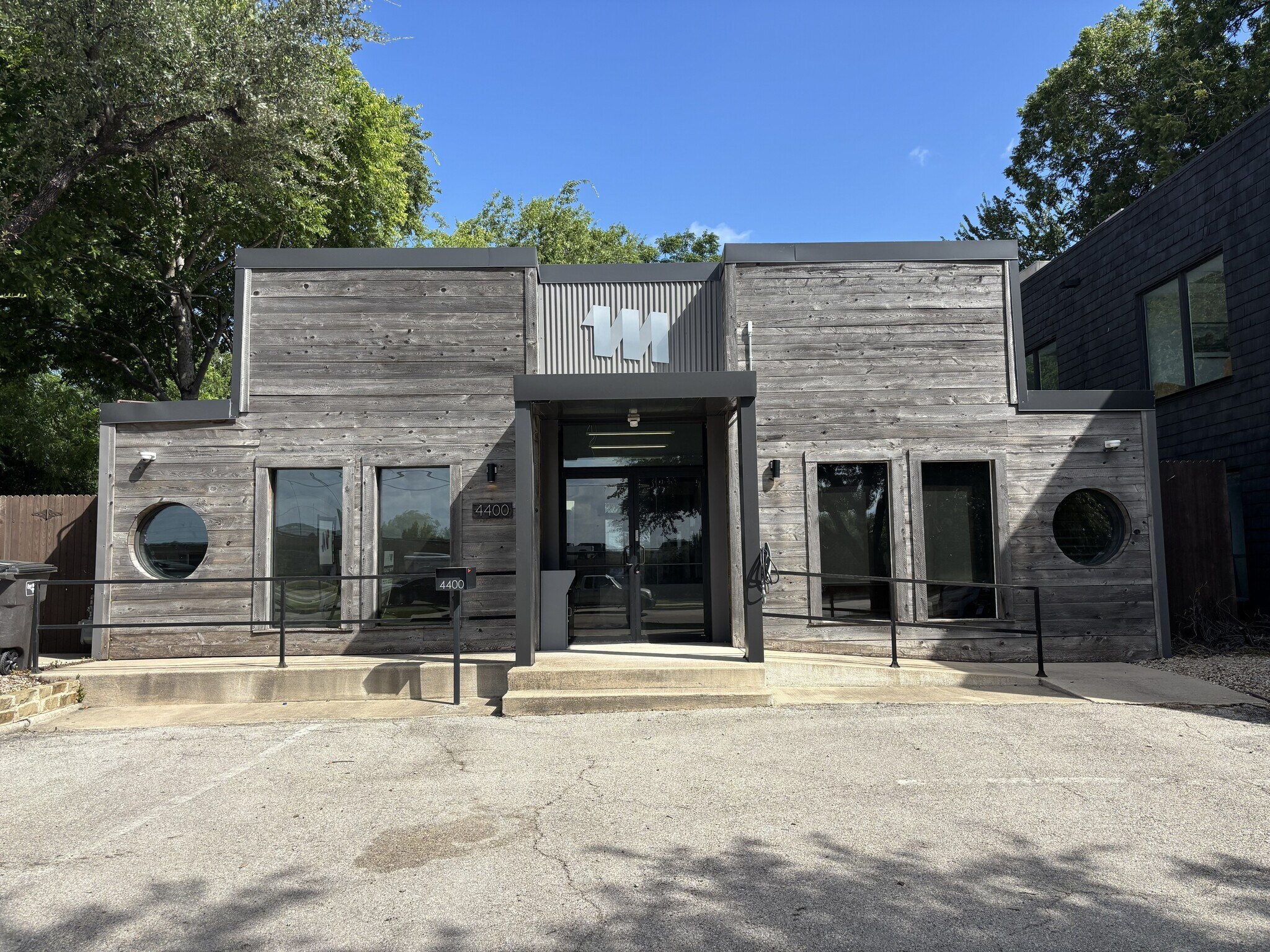4400 W Vickery Blvd, Fort Worth, TX à louer Photo de l’immeuble– Image 1 sur 11