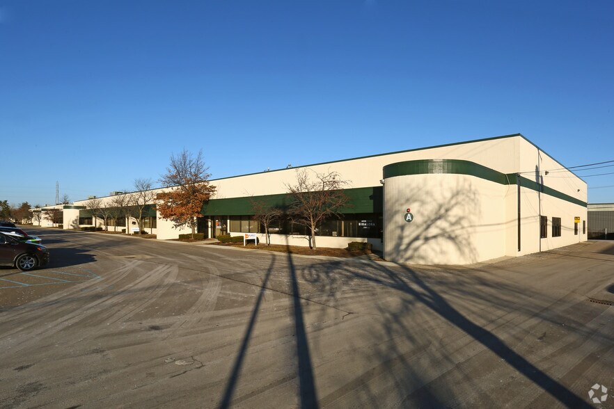 12050-12190 Hubbard St, Livonia, MI à louer - Photo principale – Image 1 sur 7