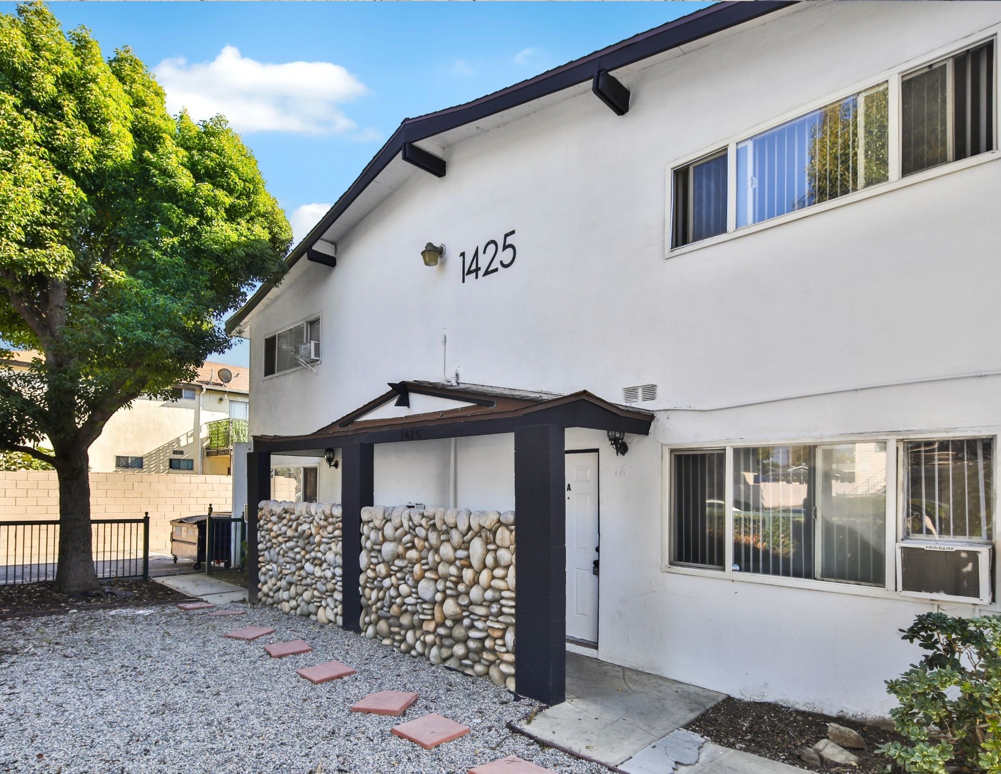 1425 W Stoneridge Ct, Ontario, CA à vendre Photo principale– Image 1 sur 45