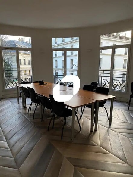 Bureau dans Paris à vendre - Photo de l’immeuble – Image 2 sur 11