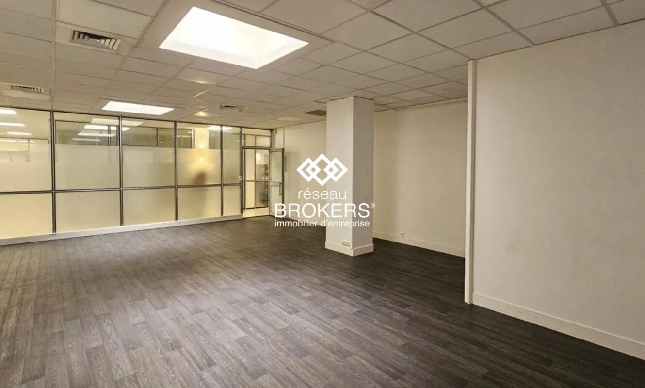 Bureau dans Paris à louer Photo de l’immeuble– Image 1 sur 5