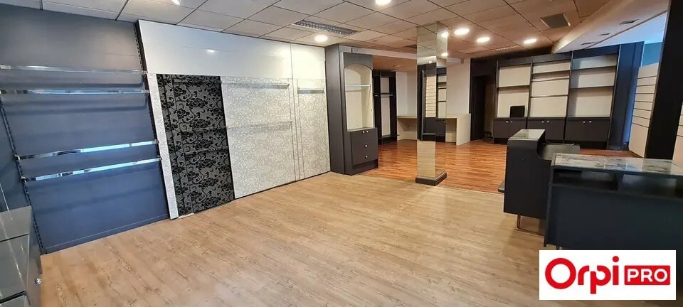 Local commercial dans Saint-Brieuc à louer - Photo de l’immeuble – Image 2 sur 5