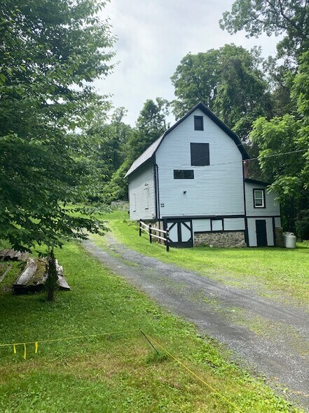 24 Devito Dr, Newburgh, NY à vendre - Photo de l’immeuble – Image 3 sur 16