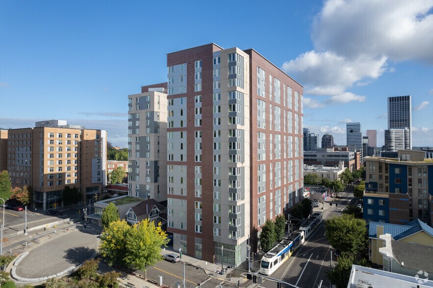 540 SW College St, Portland, OR à louer - Photo de l’immeuble – Image 2 sur 6