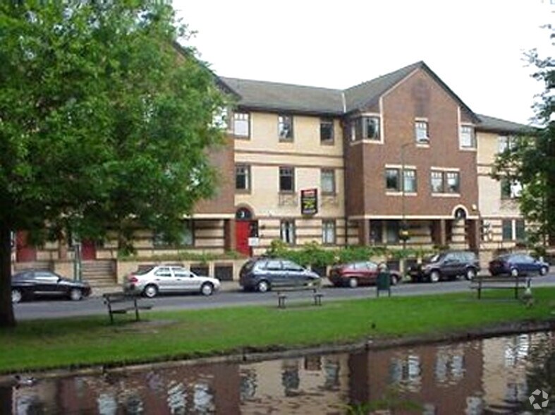 Waterhouse St, Hemel Hempstead à louer - Photo de l’immeuble – Image 2 sur 5