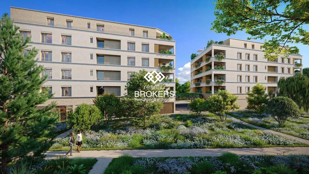 Local commercial dans Voiron à vendre - Photo de l’immeuble – Image 1 sur 2