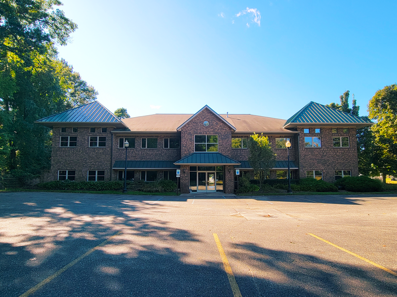 12930 James St, Holland, MI à louer - Photo de l’immeuble – Image 1 sur 8